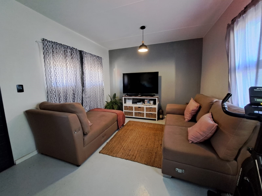 2 Bedroom Property for Sale in The Connifers Western Cape